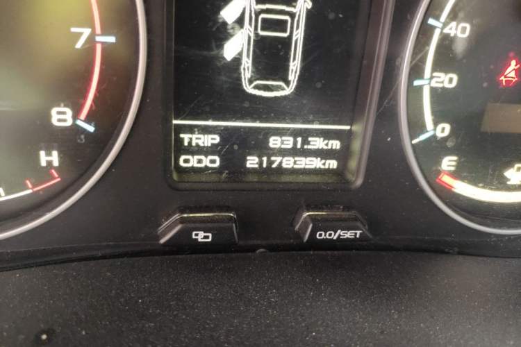 Used Geely Auto Vision X6 2016 1.3T CVT Flagship Model Odometer Close Up