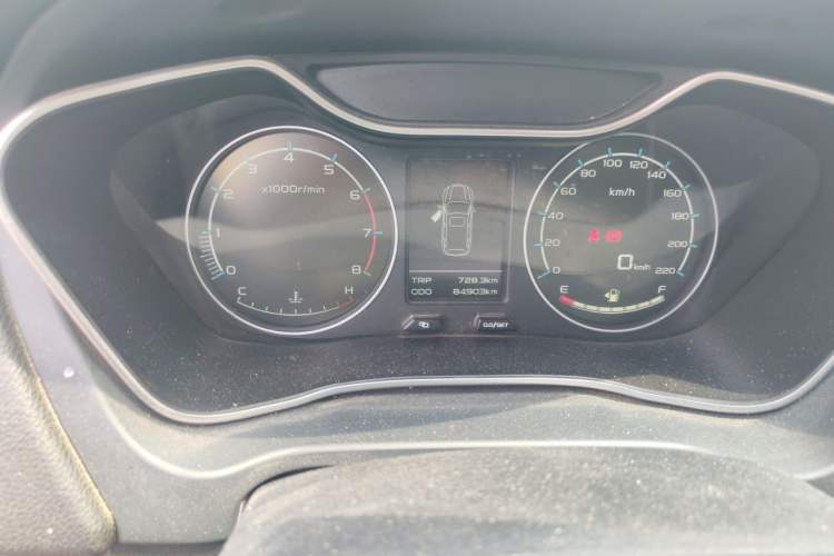 Used Geely Auto Vision X6 2016 1.8L Manual Luxury Model Odometer Close Up