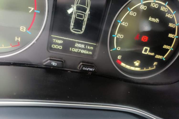 Used Geely Auto Vision X6 2016 1.8L Manual Luxury Model Odometer Close Up