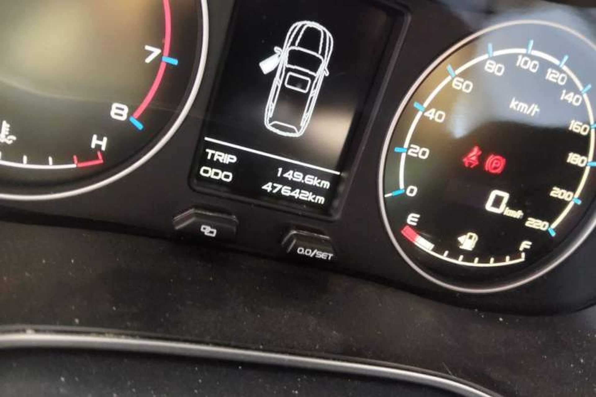 Used Geely Auto Vision X6 2016 1.8L Manual Luxury Model Odometer Close Up