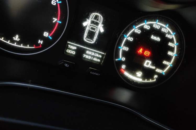 Used Geely Auto Vision X6 2016 1.8L Manual Luxury Model Odometer Close Up