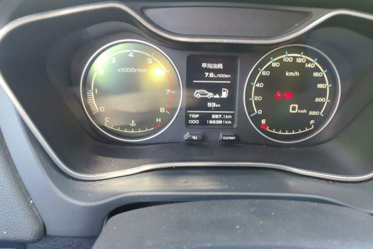 Used Geely Auto Vision X6 2016 1.8L Manual Luxury Model Odometer Close Up