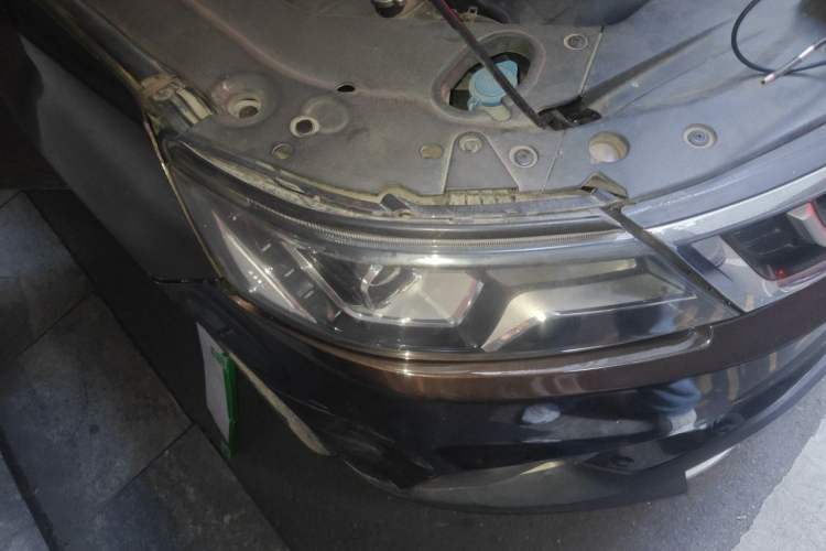 Used Geely Auto Vision X6 2016 1.3T CVT Luxury Model Right Front Headlight