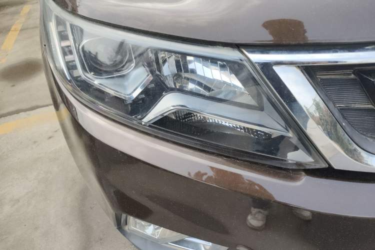 Used Geely Auto Vision X6 2016 1.3T CVT Flagship Model Right Front Headlight