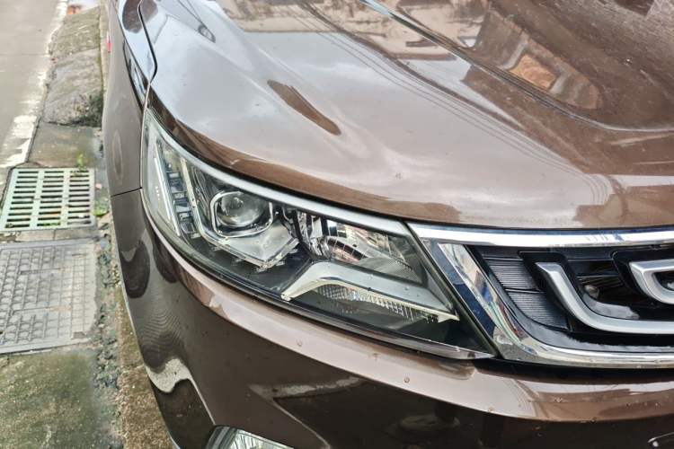 Used Geely Auto Vision X6 2016 1.3T CVT Flagship Model Right Front Headlight