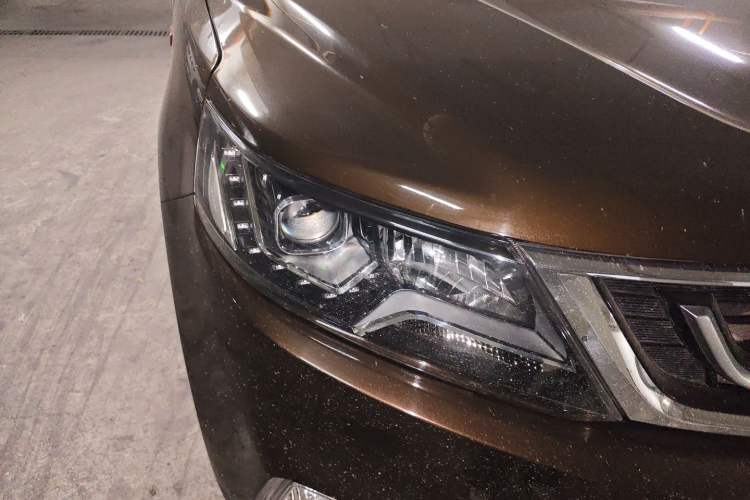 Used Geely Auto Vision X6 2016 1.3T CVT Flagship Model Right Front Headlight