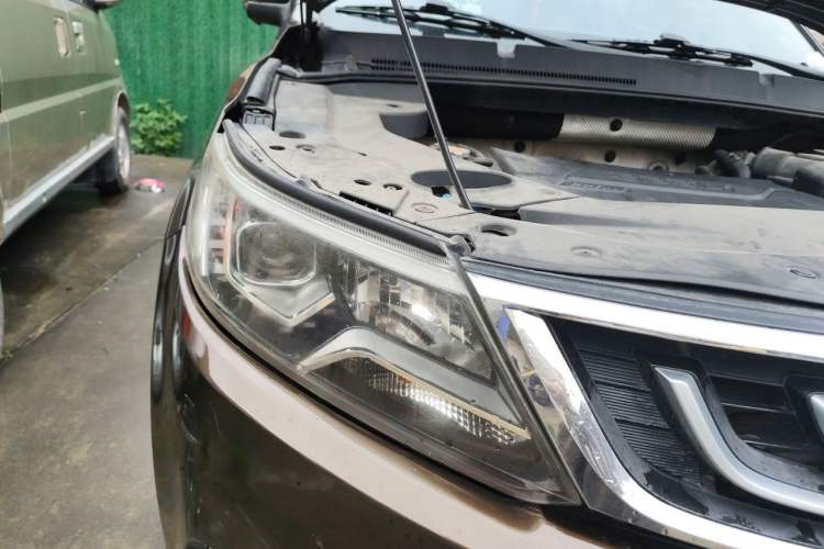 Used Geely Auto Vision X6 2016 1.3T CVT Flagship Model Right Front Headlight