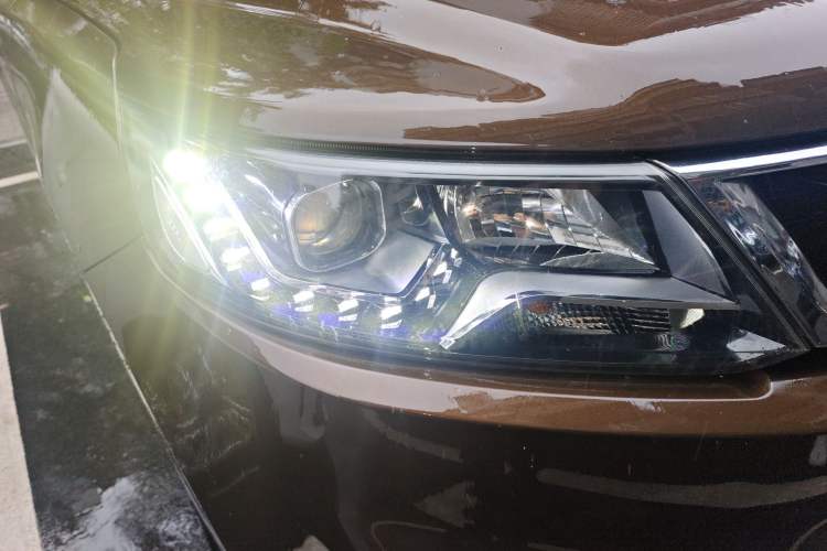 Used Geely Auto Vision X6 2016 1.8L Manual Luxury Model Right Front Headlight