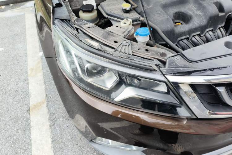 Used Geely Auto Vision X6 2016 1.8L Manual Luxury Model Right Front Headlight
