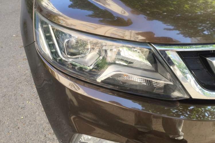 Used Geely Auto Vision X6 2016 1.3T CVT Flagship Model Right Front Headlight