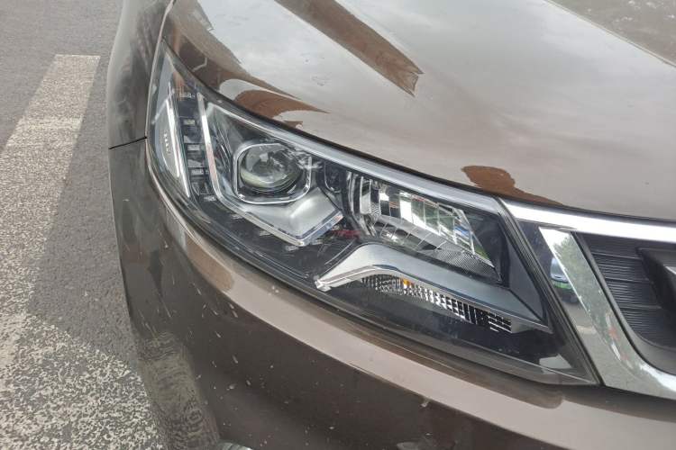 Used Geely Auto Vision X6 2016 1.8L Manual Luxury Model Right Front Headlight