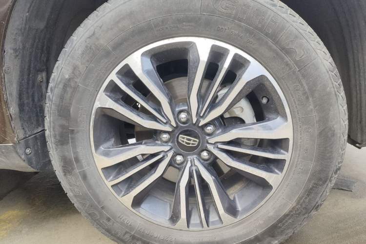 Used Geely Auto Vision X6 2016 1.3T CVT Flagship Model Right Front Wheel Hub