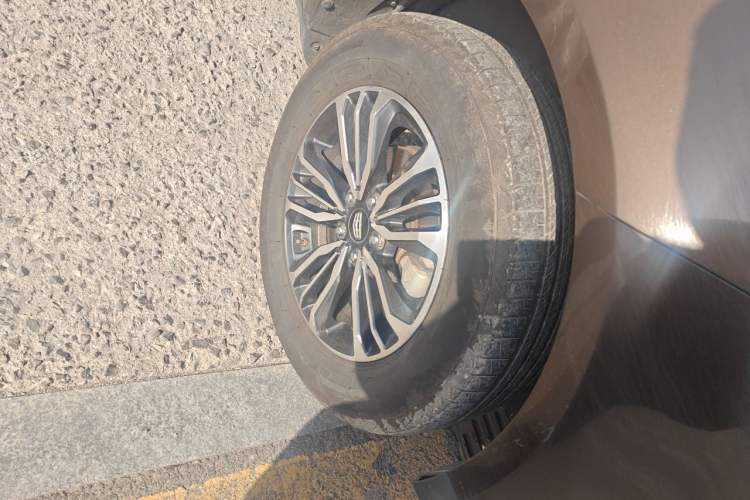 Used Geely Auto Vision X6 2016 1.3T CVT Flagship Model Right Front Wheel Hub