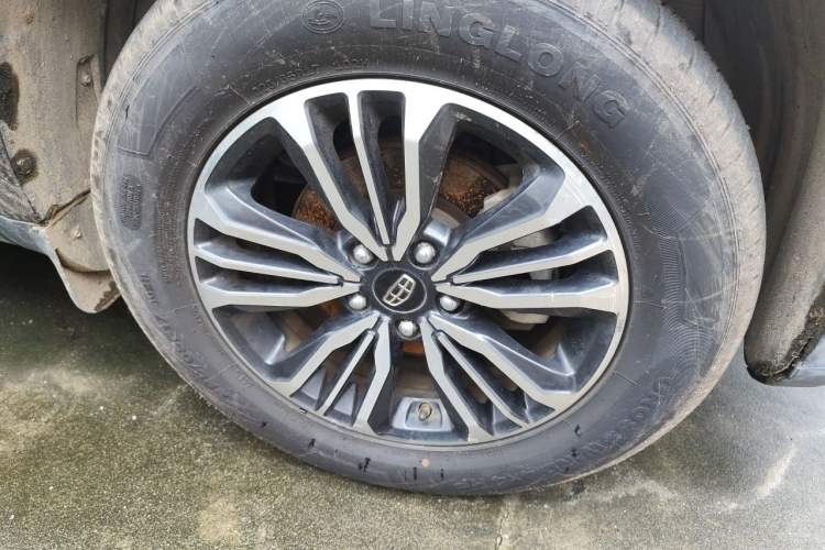 Used Geely Auto Vision X6 2016 1.3T CVT Flagship Model Right Front Wheel Hub