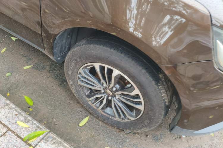 Used Geely Auto Vision X6 2016 1.3T CVT Luxury Model Right Front Wheel Hub