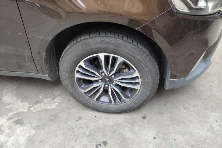Used Geely Auto Vision X6 2016 1.3T CVT Flagship Model Right Front Wheel Hub