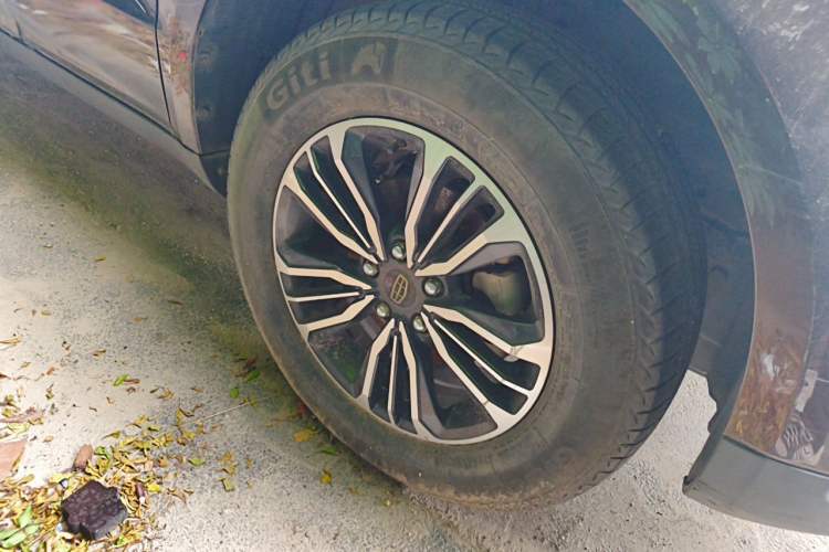 Used Geely Auto Vision X6 2016 1.3T CVT Flagship Model Right Front Wheel Hub
