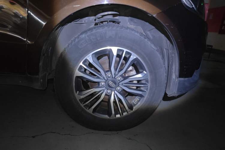 Used Geely Auto Vision X6 2016 1.3T CVT Flagship Model Right Front Wheel Hub