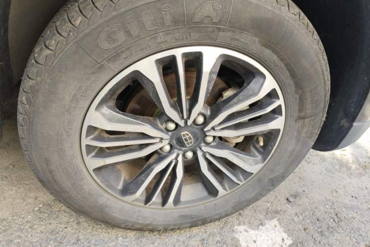 Used Geely Auto Vision X6 2016 1.3T CVT Flagship Model Right Front Wheel Hub