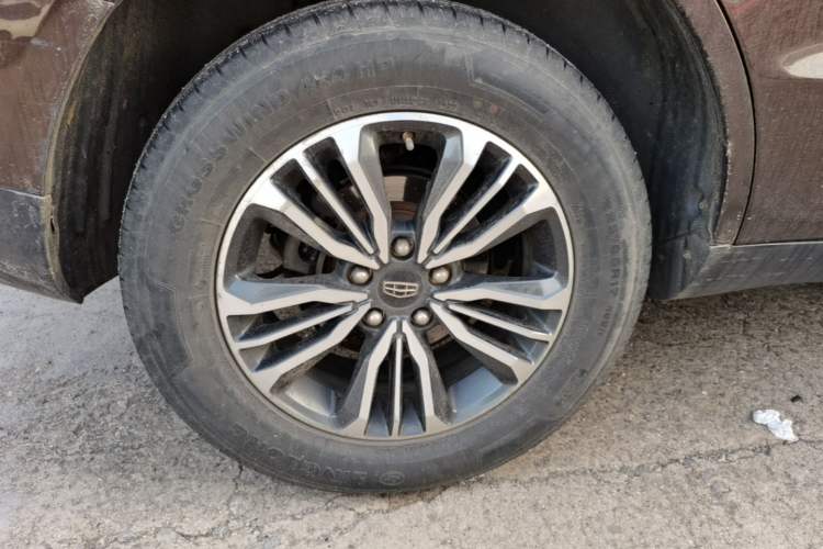 Used Geely Auto Vision X6 2016 1.3T CVT Flagship Model Right Rear Wheel Hub
