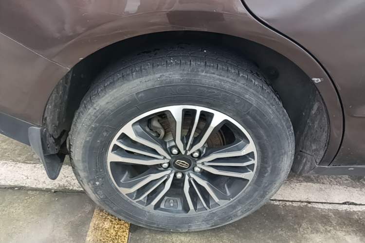 Used Geely Auto Vision X6 2016 1.3T CVT Flagship Model Right Rear Wheel Hub