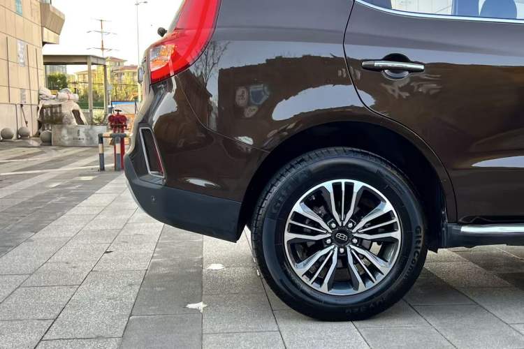Used Geely Auto Vision X6 2016 1.3T CVT Flagship Model Right Rear Wheel Hub