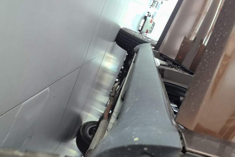 Used Geely Auto Vision X6 2016 1.3T CVT Flagship Model Right Side Sill