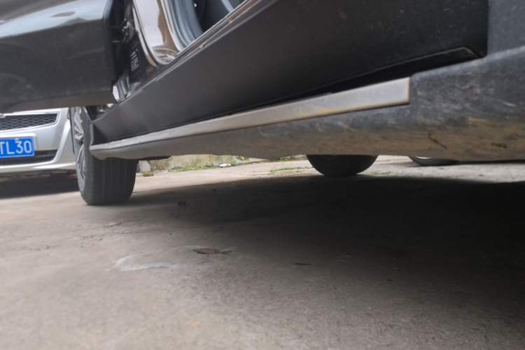 Used Geely Auto Vision X6 2016 1.8L Manual Luxury Model Right Side Sill