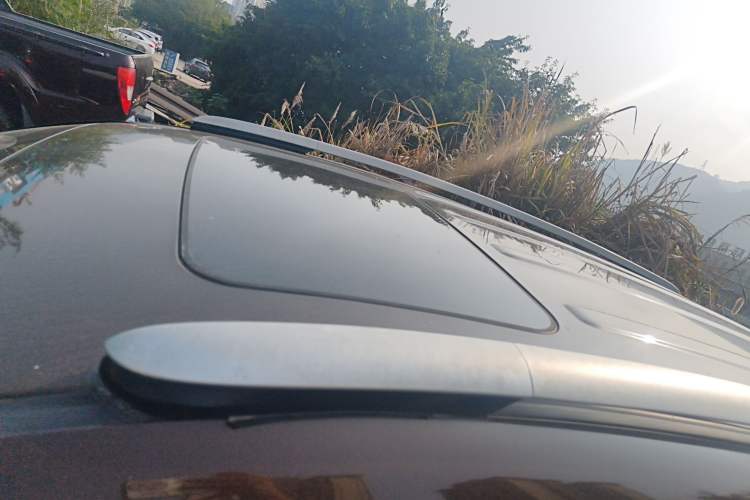 Used Geely Auto Vision X6 2016 1.8L Manual Luxury Model Roof