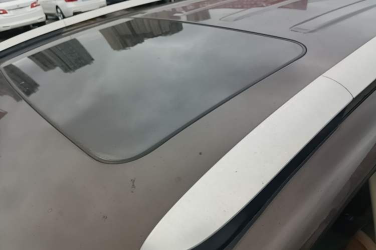Used Geely Auto Vision X6 2016 1.3T CVT Flagship Model Roof