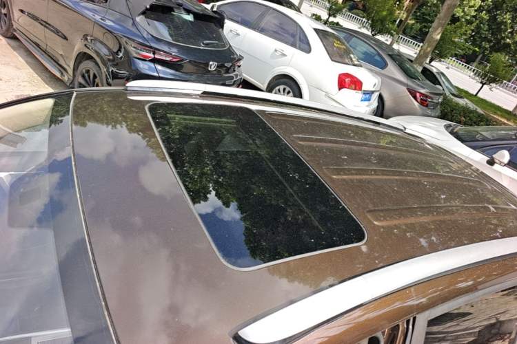 Used Geely Auto Vision X6 2016 1.3T CVT Flagship Model Roof