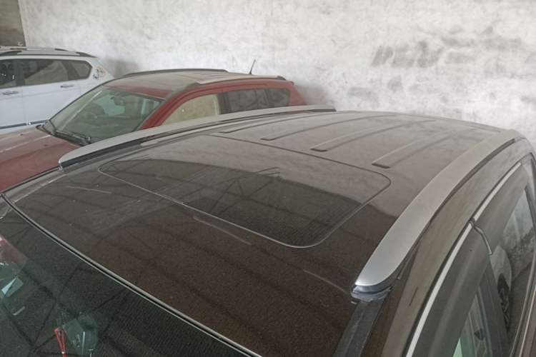 Used Geely Auto Vision X6 2016 1.3T CVT Luxury Model Roof