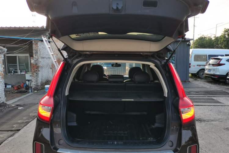 Used Geely Auto Vision X6 2016 1.3T CVT Flagship Model Trunk