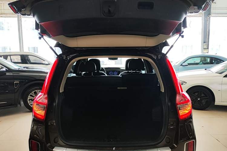 Used Geely Auto Vision X6 2016 1.8L Manual Luxury Model Trunk