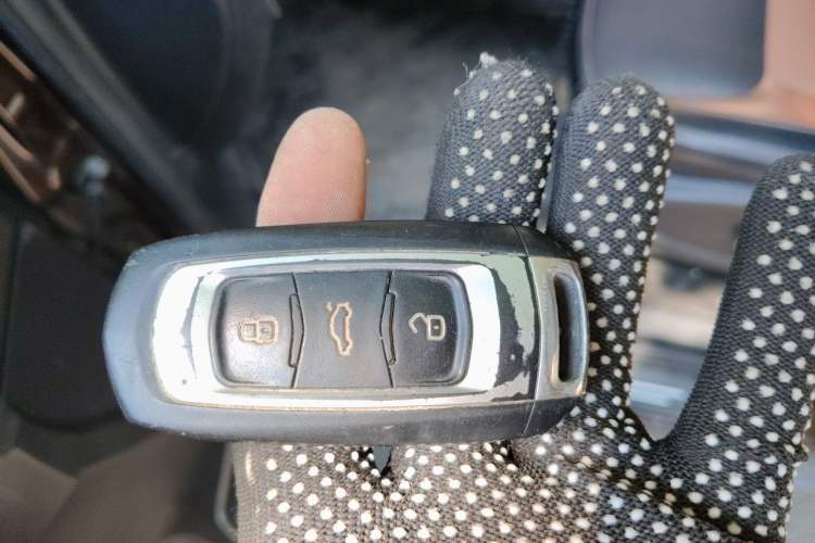 Used Geely Auto Vision X6 2016 1.3T CVT Flagship Model Vehicle Key