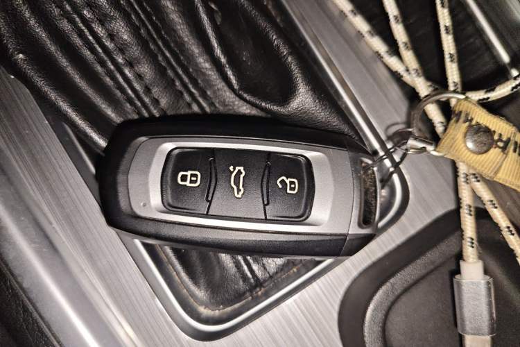 Used Geely Auto Vision X6 2016 1.3T CVT Flagship Model Vehicle Key