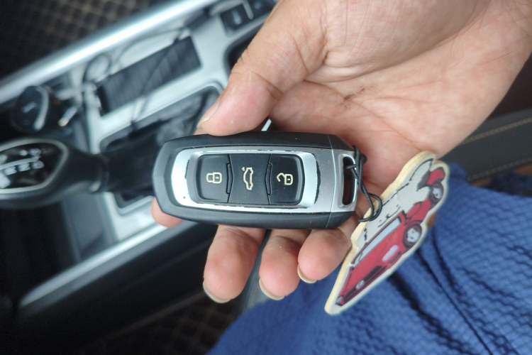 Used Geely Auto Vision X6 2016 1.3T CVT Luxury Model Vehicle Key