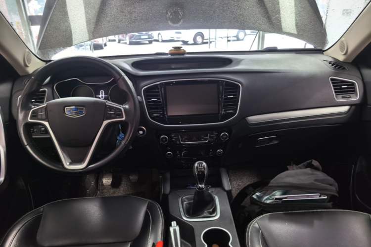 Used Geely Auto Vision X6 2016 1.8L Manual Luxury Model Center Console