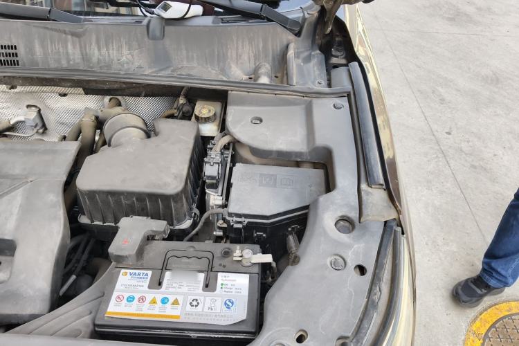 Used Geely Auto Vision X6 2016 1.3T CVT Flagship Model Engine Bay Left