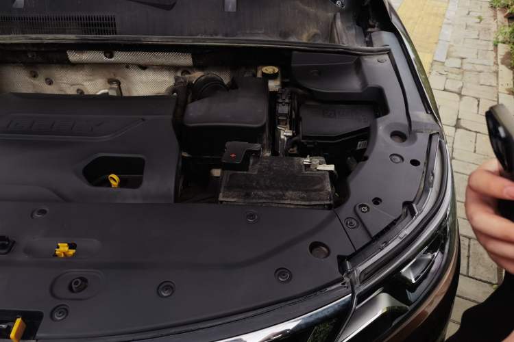 Used Geely Auto Vision X6 2016 1.3T CVT Luxury Model Engine Bay Left