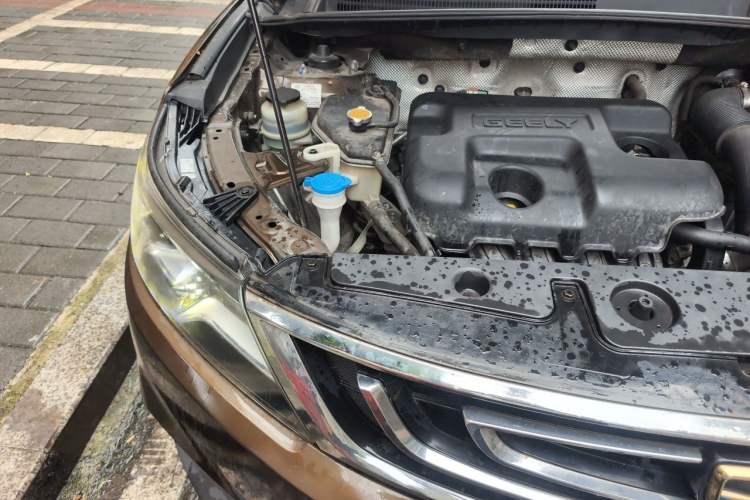 Used Geely Auto Vision X6 2016 1.8L Manual Luxury Model Engine Bay Right