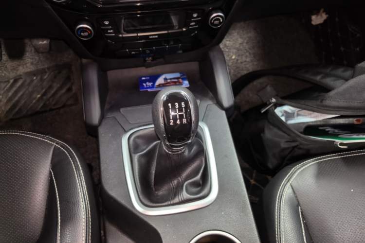 Used Geely Auto Vision X6 2016 1.8L Manual Luxury Model Gear Lever