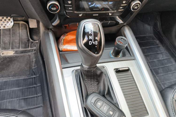 Used Geely Auto Vision X6 2016 1.3T CVT Flagship Model Gear Lever