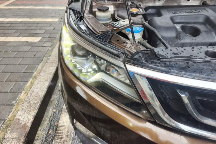 Used Geely Auto Vision X6 2016 1.8L Manual Luxury Model Right Front Headlight