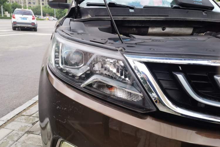Used Geely Auto Vision X6 2016 1.3T CVT Luxury Model Right Front Headlight