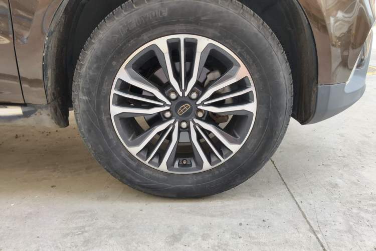 Used Geely Auto Vision X6 2016 1.3T CVT Flagship Model Right Front Wheel Hub