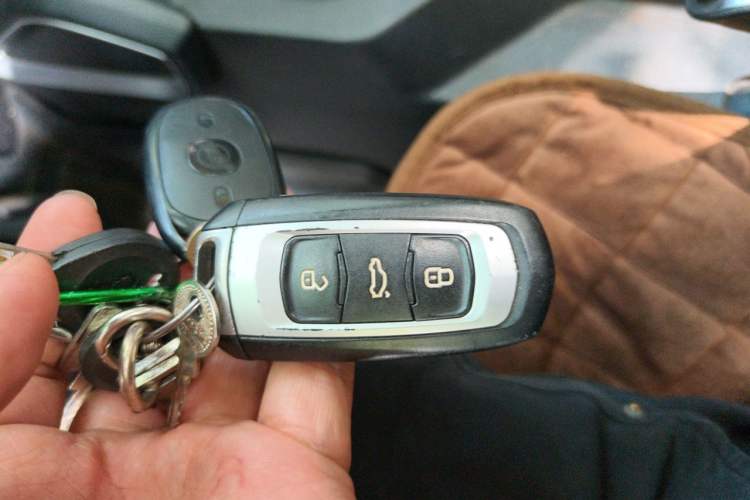 Used Geely Auto Vision X6 2016 1.8L Manual Luxury Model Vehicle Key