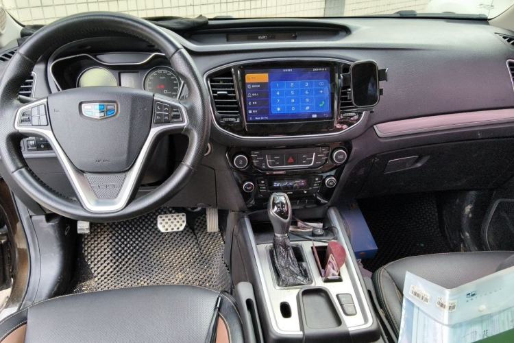 Used Geely Auto Vision X6 2016 1.3T CVT Flagship Model Center Console