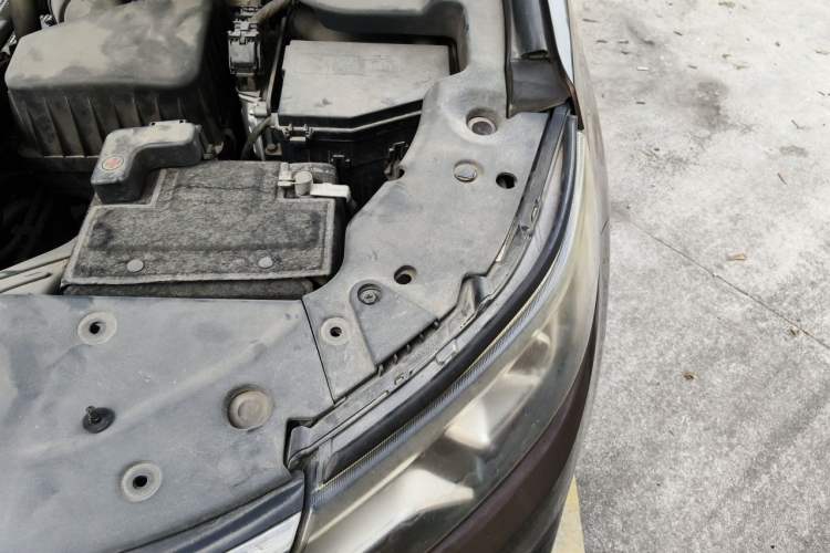 Used Geely Auto Vision X6 2016 1.3T CVT Flagship Model Engine Bay Left