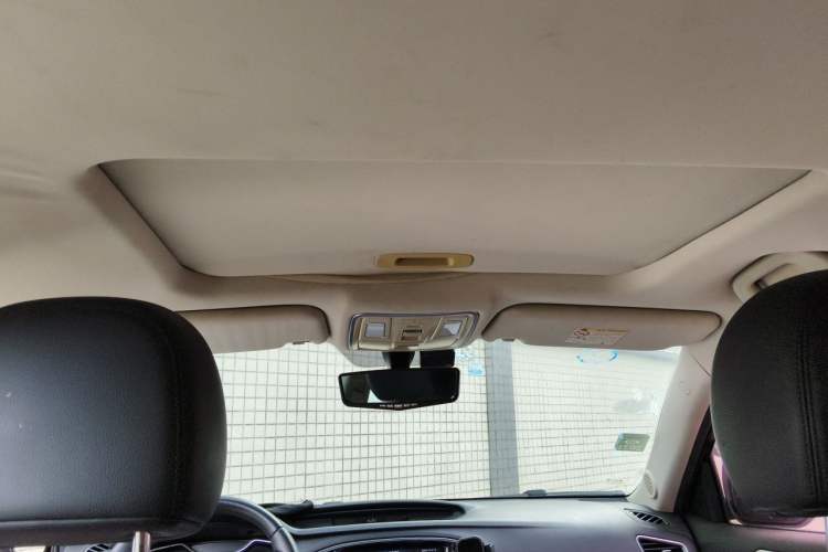 Used Geely Auto Vision X6 2016 1.3T CVT Flagship Model Headliner